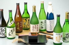 日本料理装饰的清酒空瓶是什么样的好不好,清酒空瓶的装饰艺术与品味诠释